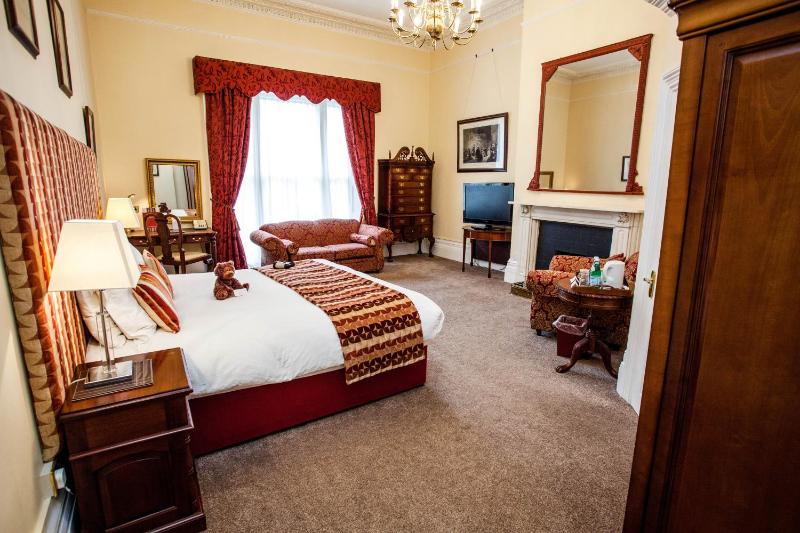Clarence Court Hotel - image 24