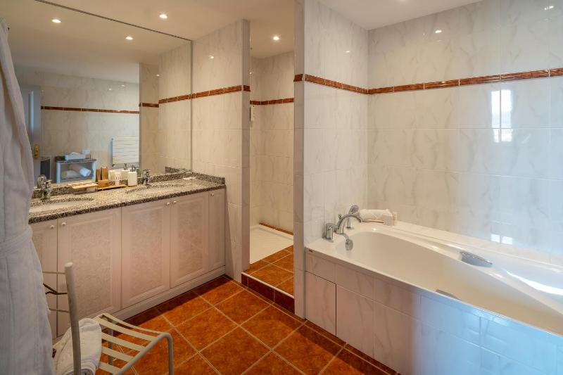 Suite (2 People) image 1