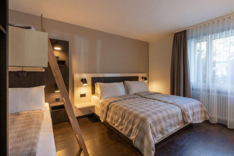 Quadruple Room with Air Conditioning image 1