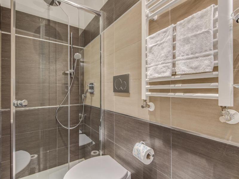 Double Room image 3
