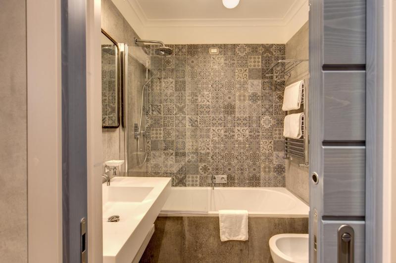 Quadruple Room image 3