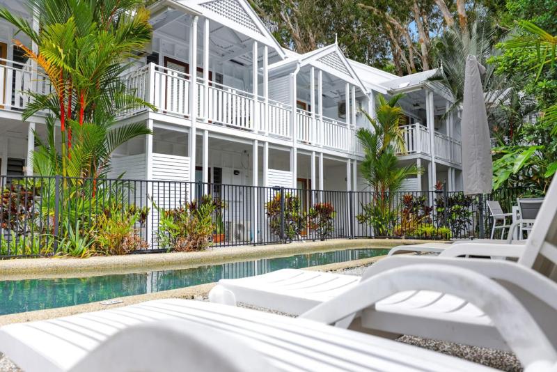 The Queenslander Family Townhouse Near Four Mile Beach - image 3