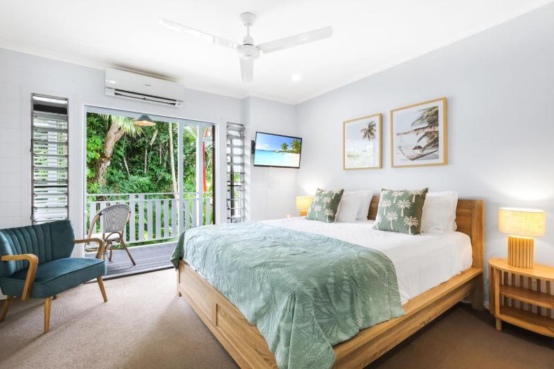 The Queenslander Family Townhouse Near Four Mile Beach - image 11