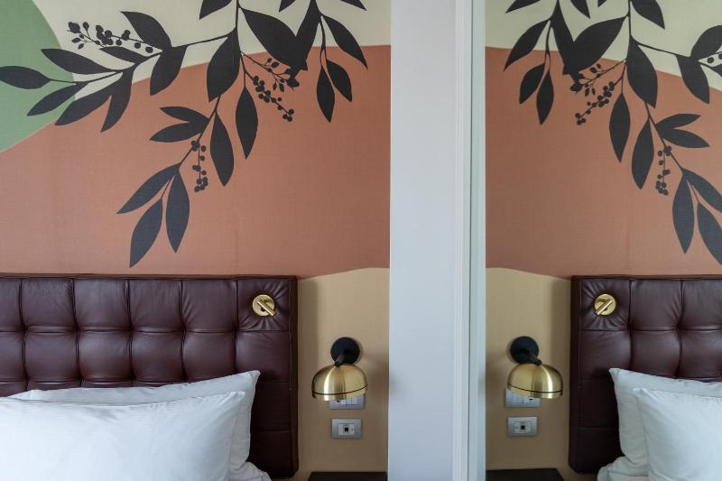 King Guest Room image 1