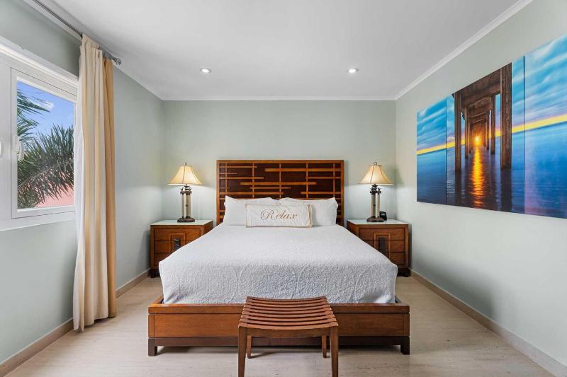 Beach View - Blue Ocean View townhome - LV18th - image 9
