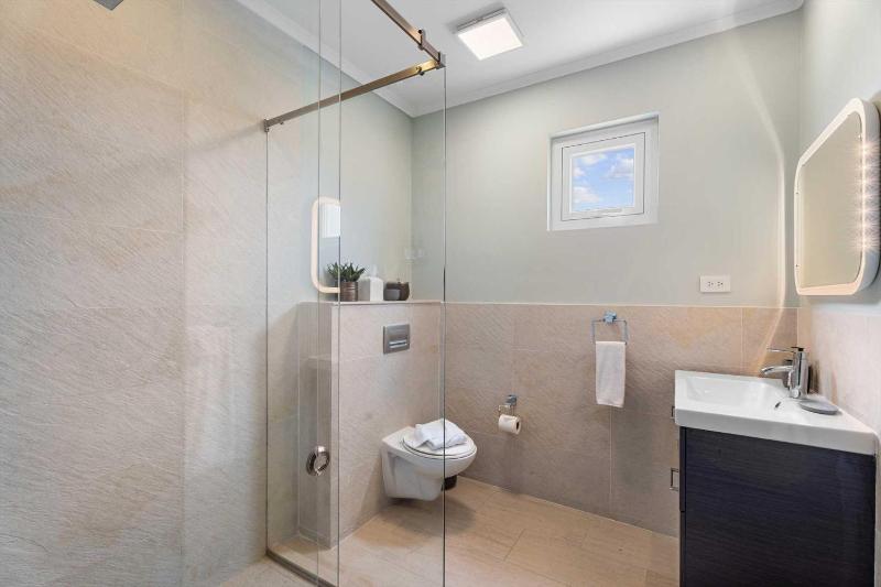 Beach View - Blue Ocean View townhome - LV18th - image 13