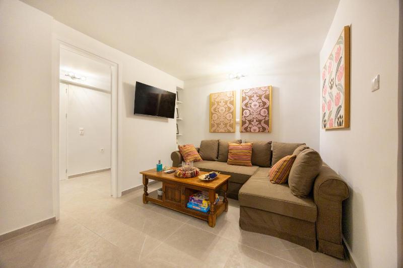 Apartment with Patio and Garden image 2