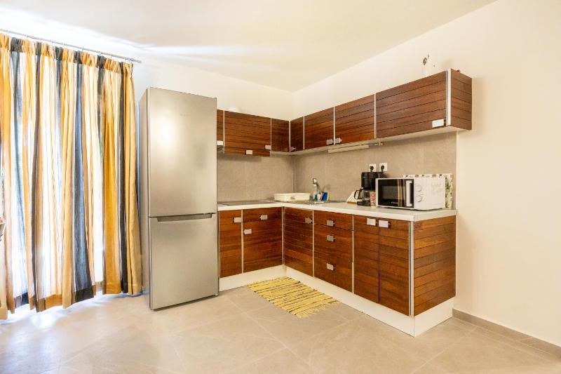 Apartment with Patio and Garden image 3
