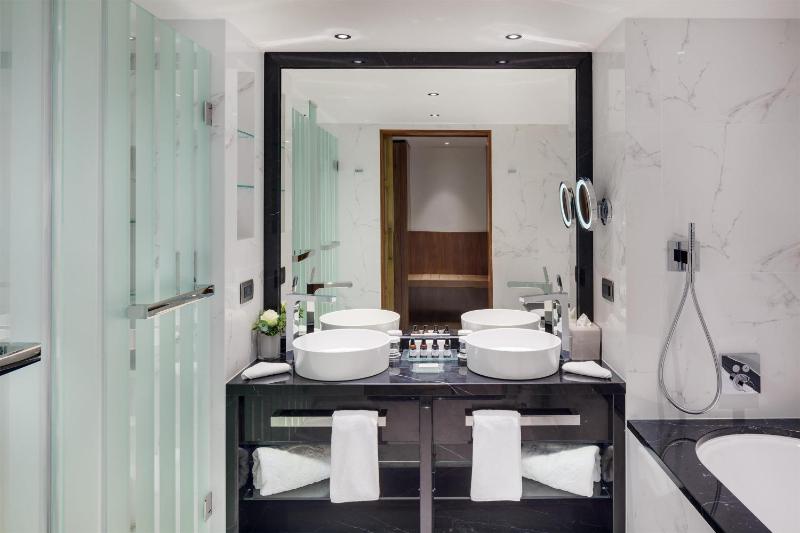 Junior Suite image 4