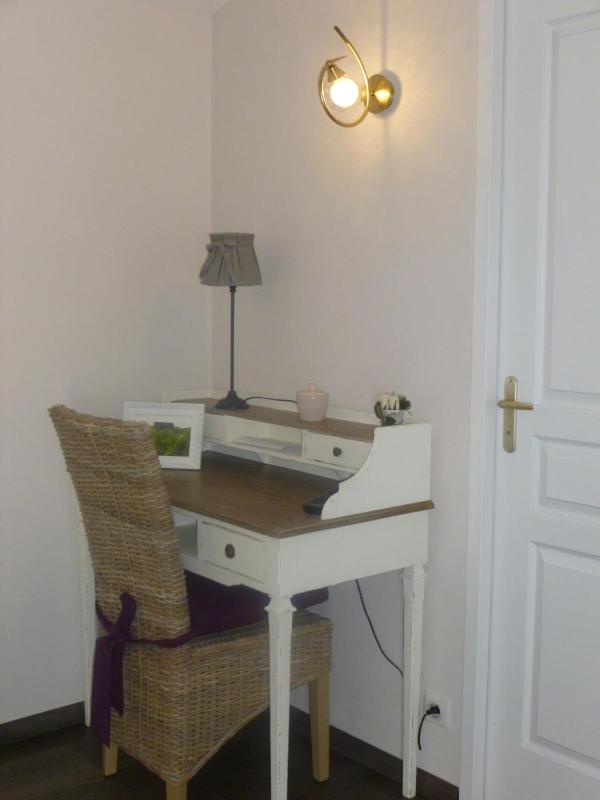 Large Double Room image 3