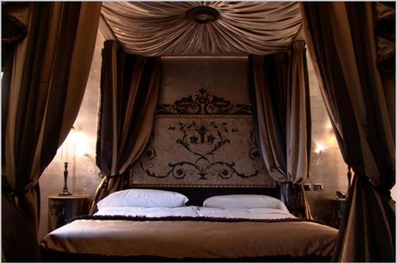 Deluxe Double or Twin Room image 1