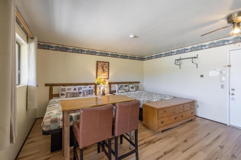 Big Bear Lakefront Lodge - image 12