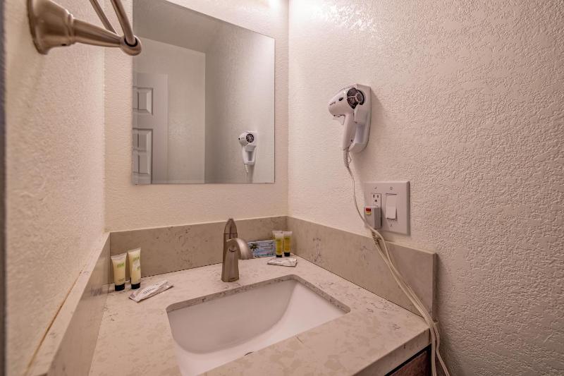 Big Bear Lakefront Lodge - image 43