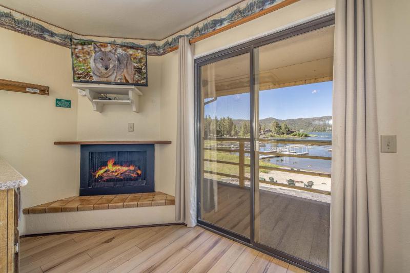 Big Bear Lakefront Lodge - image 27