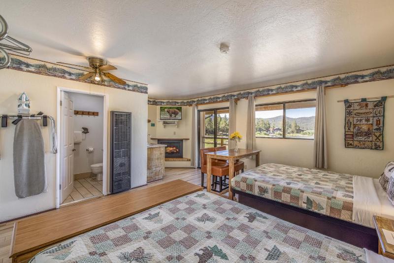 Big Bear Lakefront Lodge - image 46