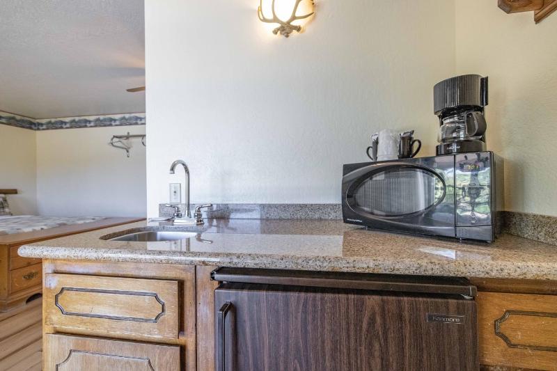 Big Bear Lakefront Lodge - image 6