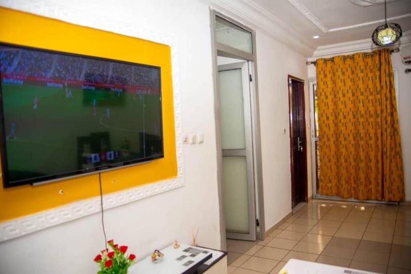2 Bed Apt Sleeps 5 - WiFi Parking Balcony - image 13