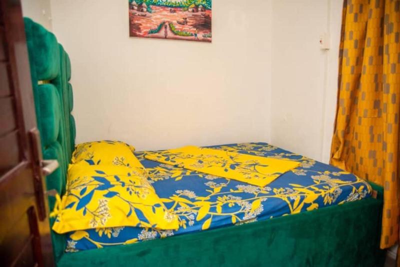 2 Bed Apt Sleeps 5 - WiFi Parking Balcony - image 11
