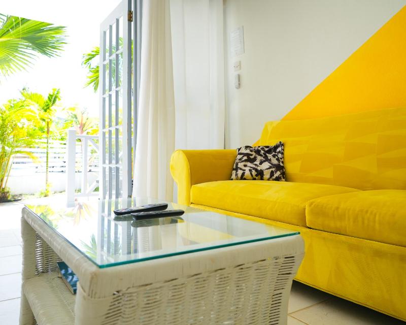 Sunset Lane Apartment Hotel - image 3