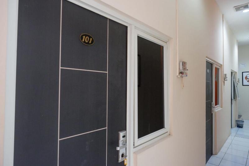RedDoorz near Majapahit Semarang 2 - image 15