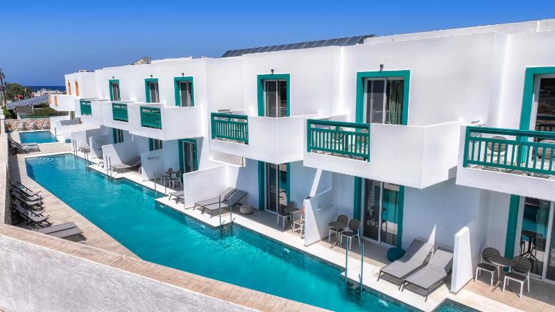 Deluxe Double or Twin Room with Pool Access image 2