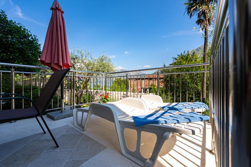 One-Bedroom Apartment with Sea View and Balcony image 2