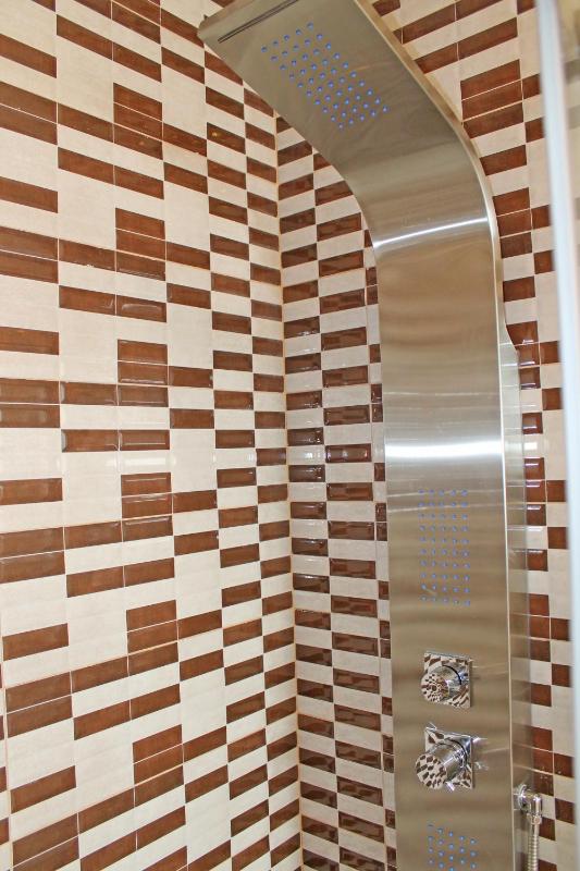 Double Room with Balcony image 3