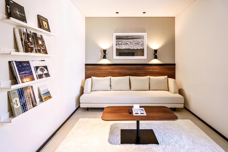  Mega 1 bedroom Suite with City View image 4