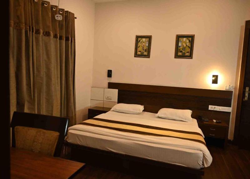 Phoenix Hospitality - image 6