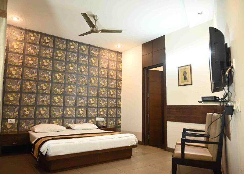 Phoenix Hospitality - image 13
