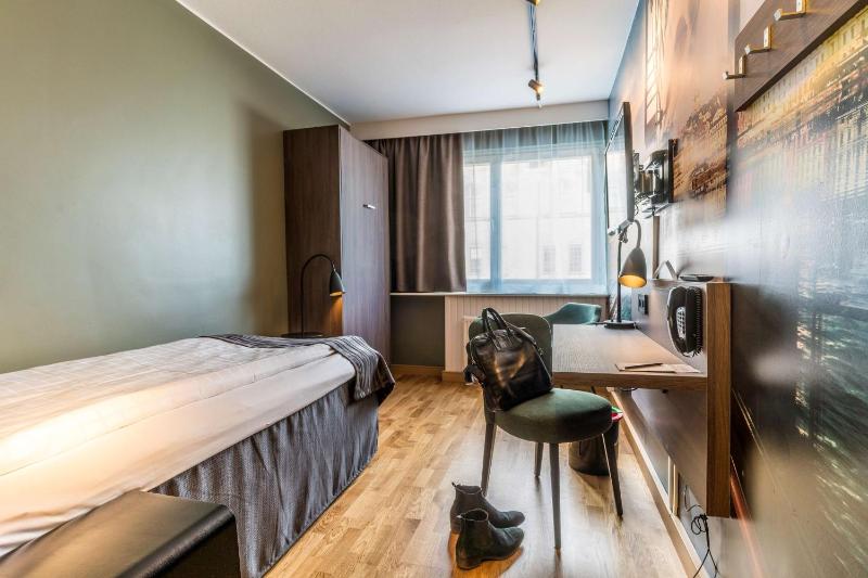 Standard Pullout Room image 3