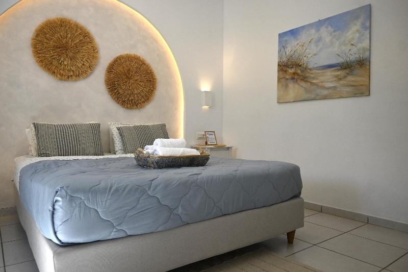 One-Bedroom Apartment image 3