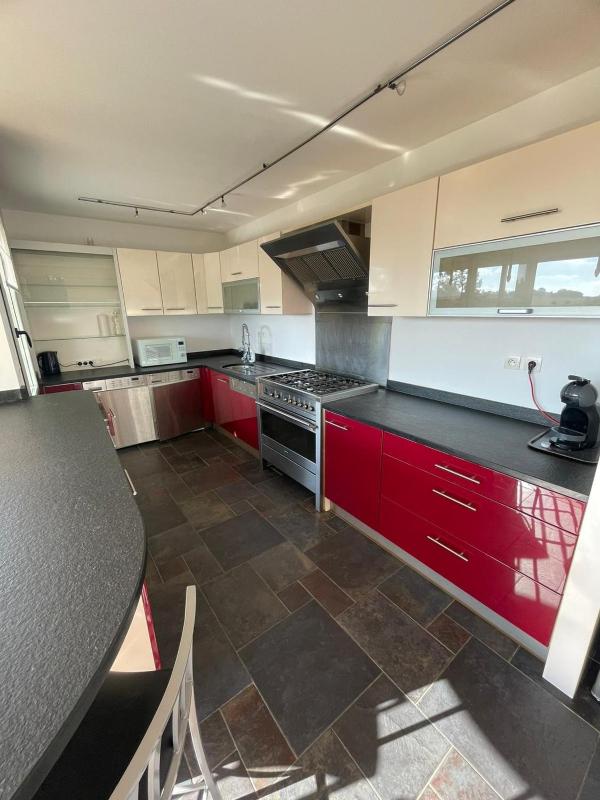 Apartment with One Double Bed and One Single Bed image 4