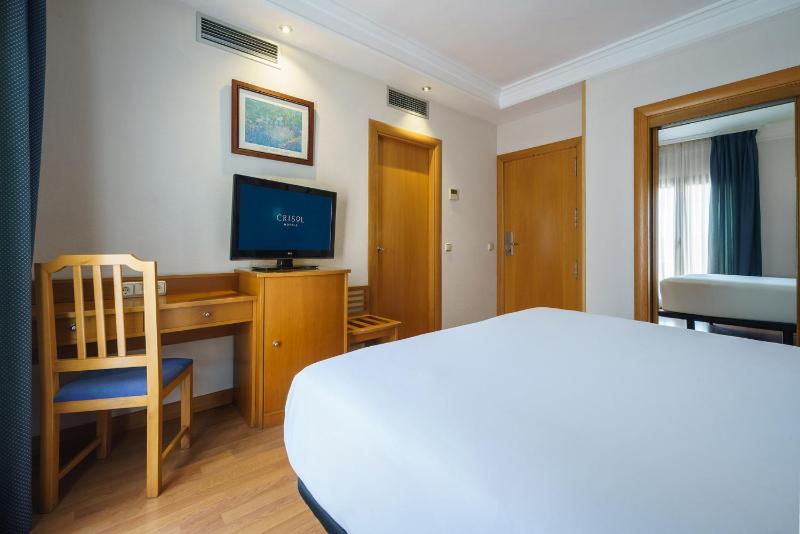 Single Room image 4