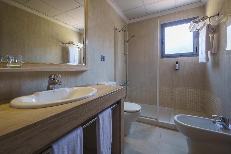 Double Room with Terrace image 4