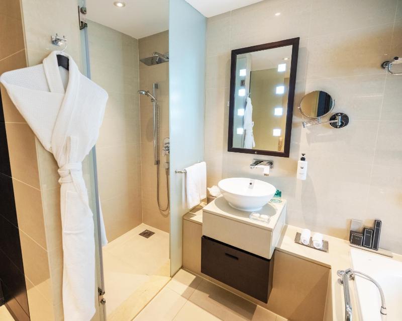 Deluxe Room one King Bed Non Smoking – 15% Discount on F&B image 1