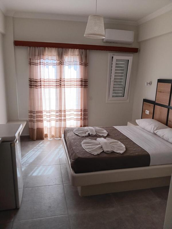 Double Room image 4