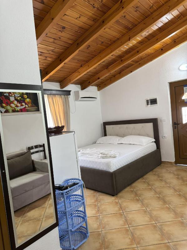 Garden Villa Veli - image 11