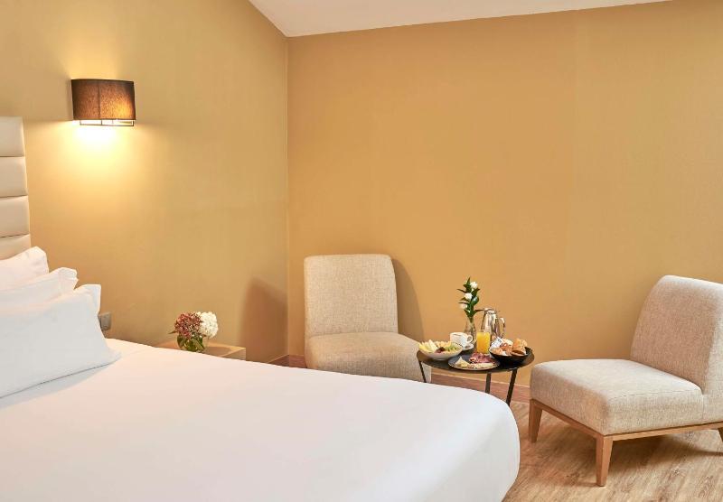 Superior Double or Twin Room image 4