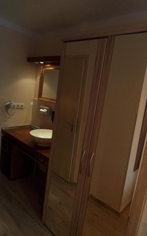 Small Double Room image 2