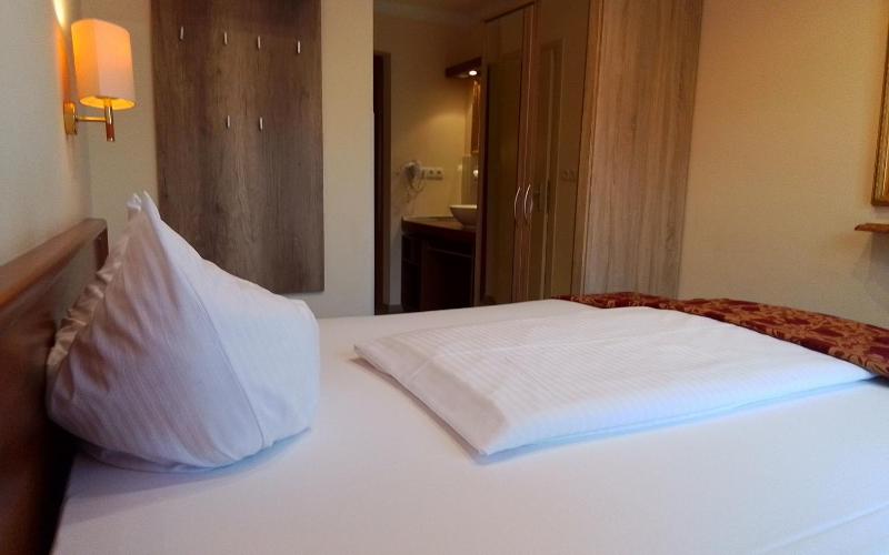 Small Double Room image 3