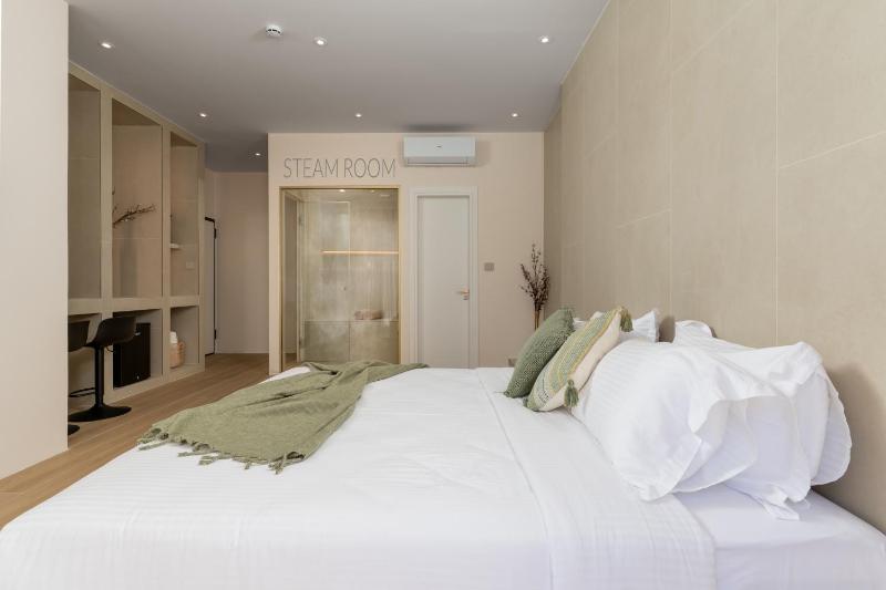 Selected Suites - image 36