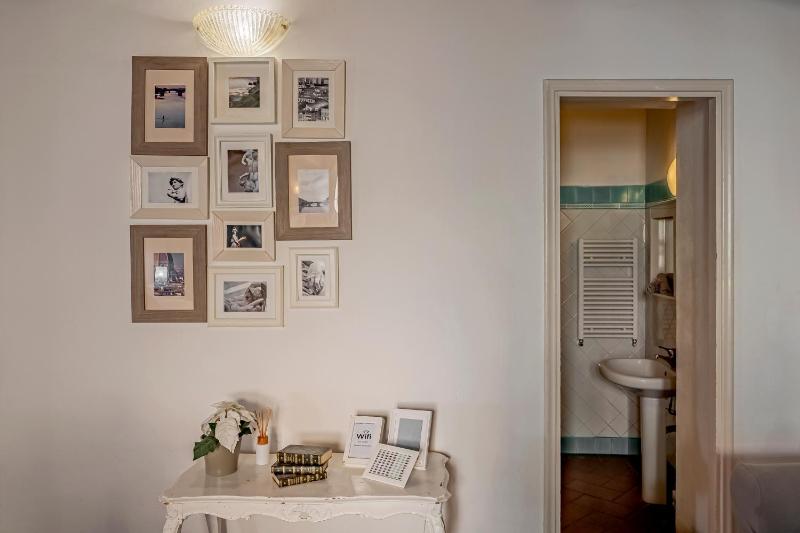 Deluxe Queen Room image 1