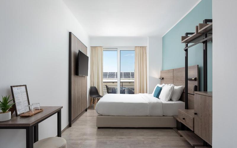 Deluxe Room image 4
