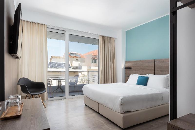 Deluxe Room image 3