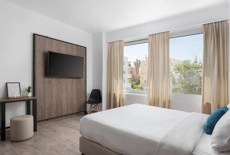 Standard Double Room image 1
