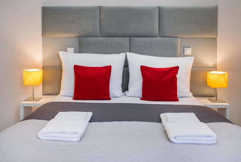 One-Bedroom Apartment image 2