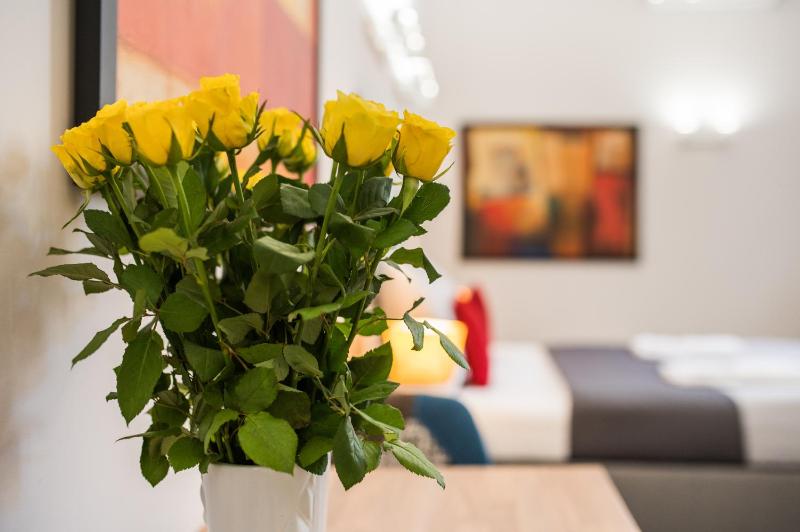 One-Bedroom Apartment image 3