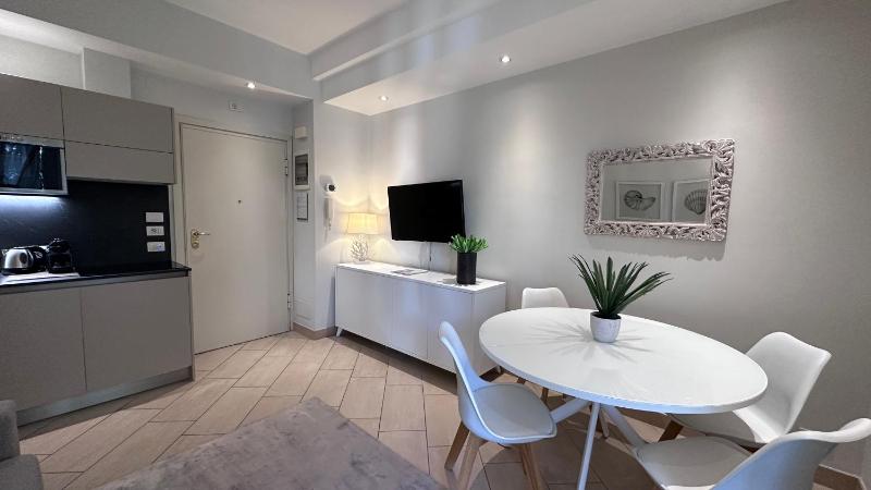Executive Two-Bedroom Apartment image 2