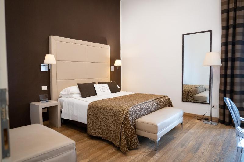 Suite 70 Luxury Collection - image 38
